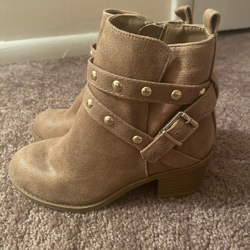 Girls boots